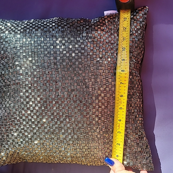Calvin Klein pillow sequin - Picture 4 of 4